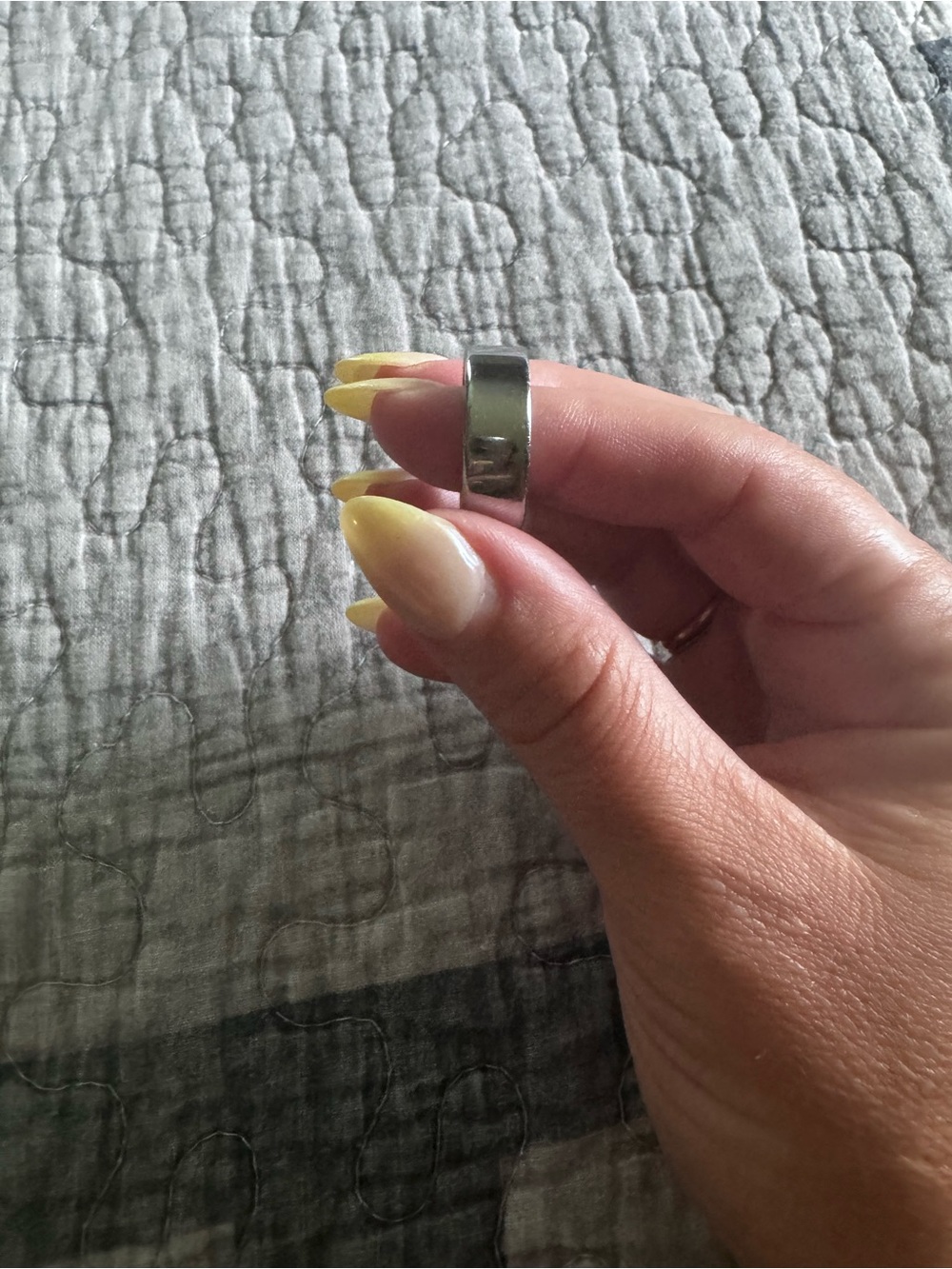 Oura Ring Gen 4 - silver; size 9 - Picture 6 of 6